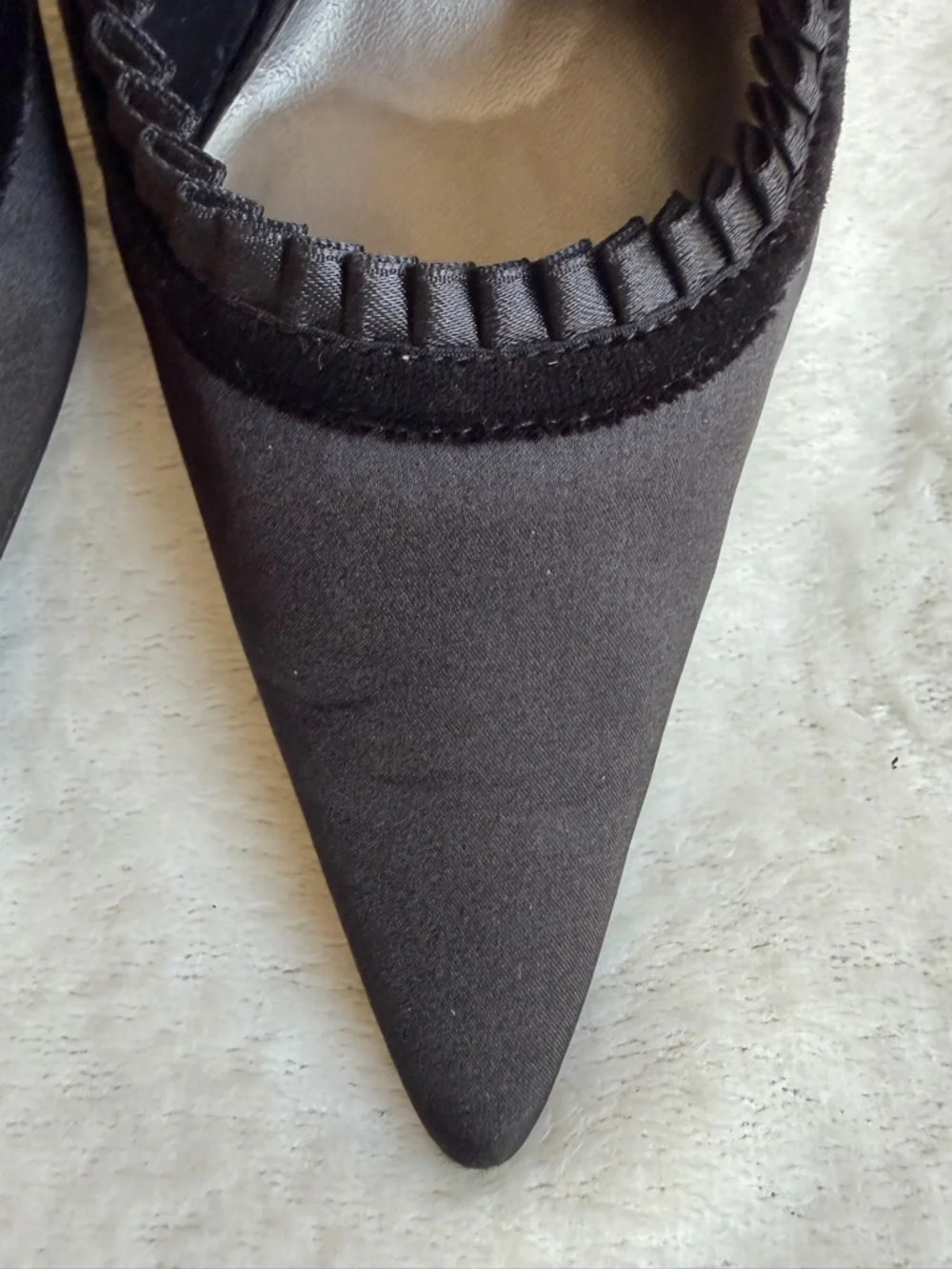 Sam & Libby Black Satin Fabric with Ruffle Trim &  Velvet Accent Pumps Size 8.5M